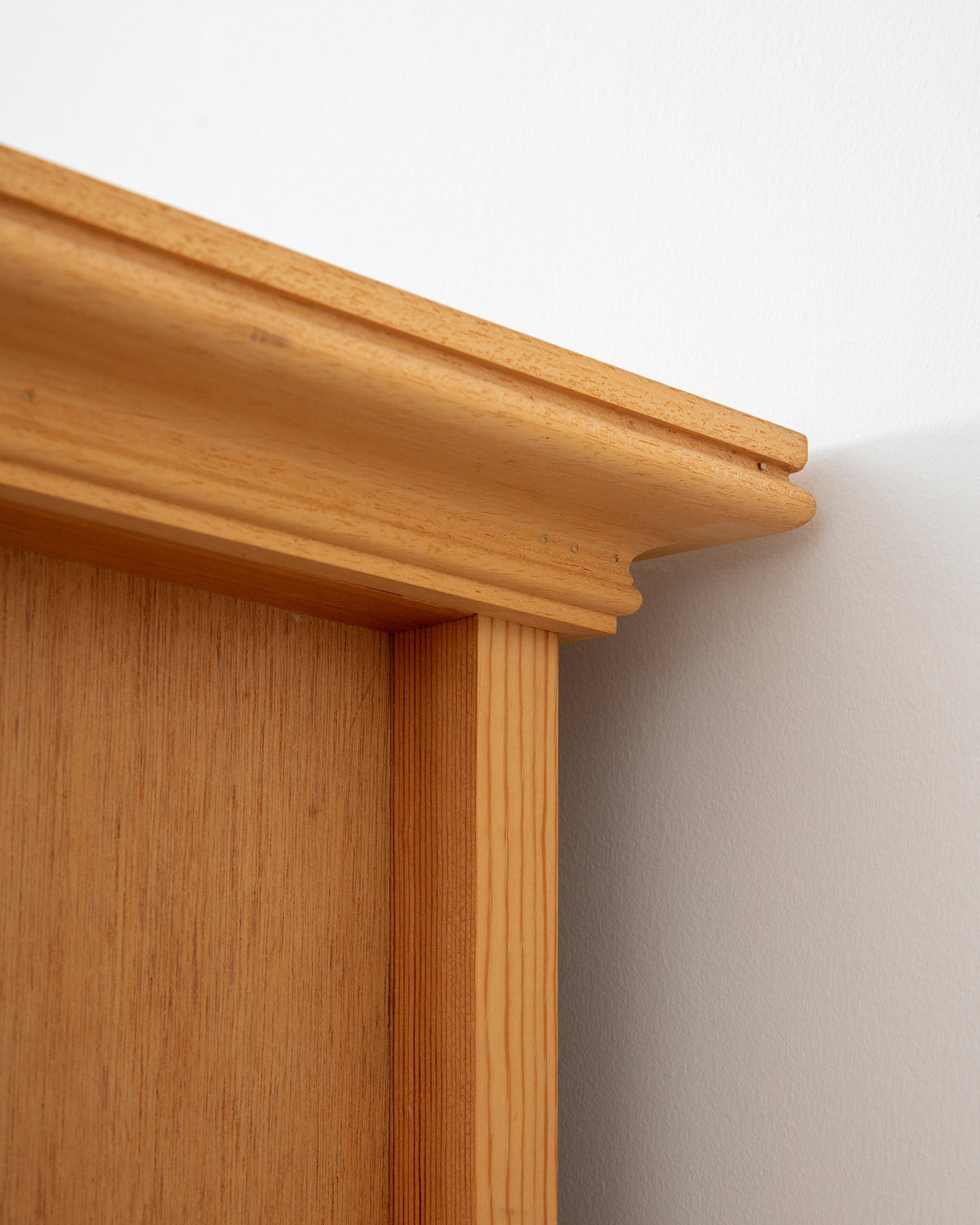 Sandwich Book Shelf