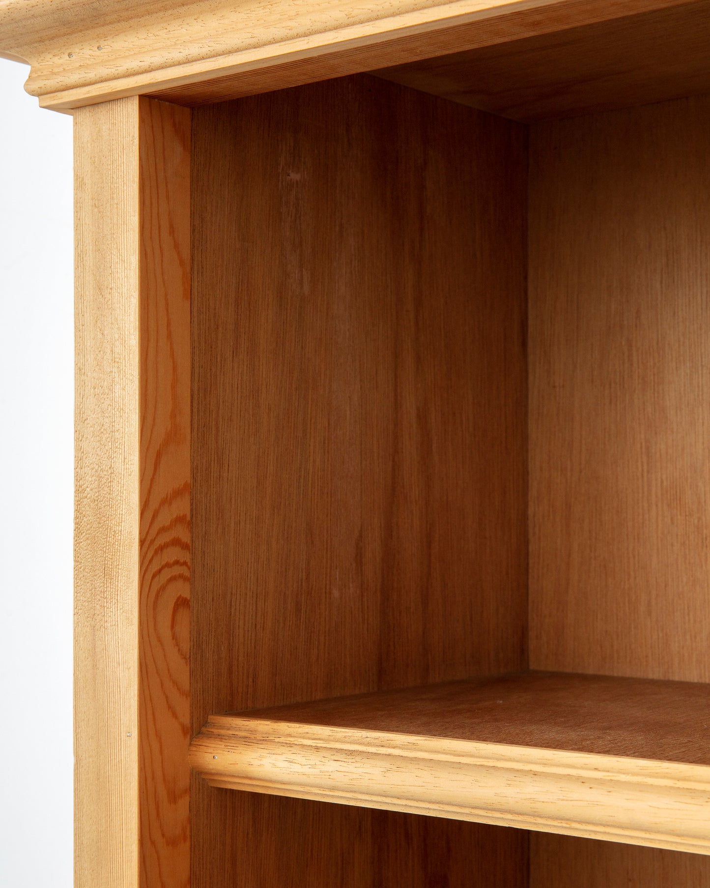 Sandwich Magazine Shelf