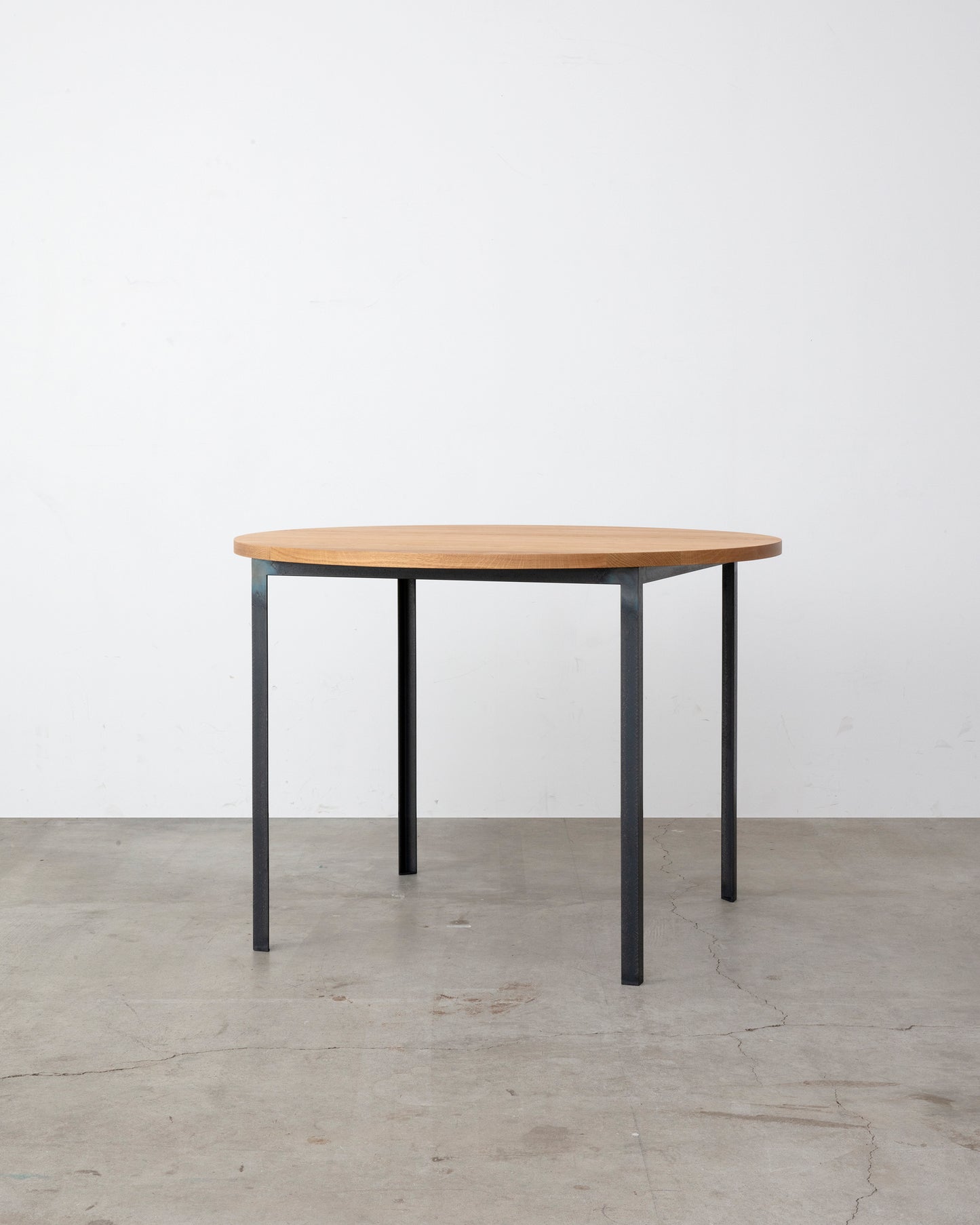 Angle Dining Table Round